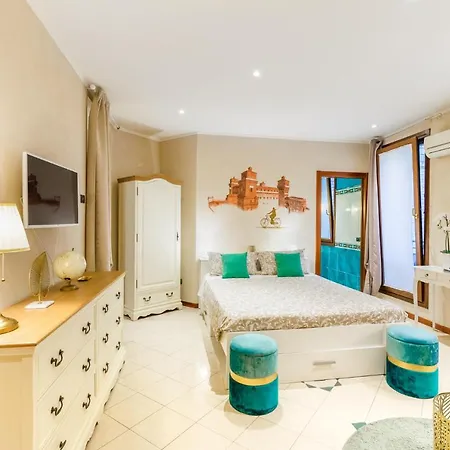 A Due Passi Dal Castello Apartment *