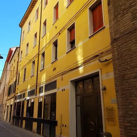 Apartman A Due Passi Dal Castello Ferrara