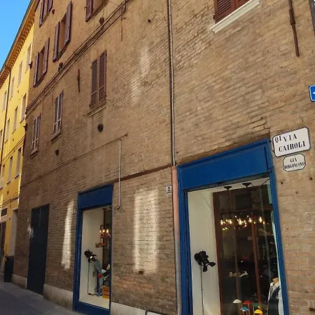 A Due Passi Dal Castello By Estensecollection Ferrare
