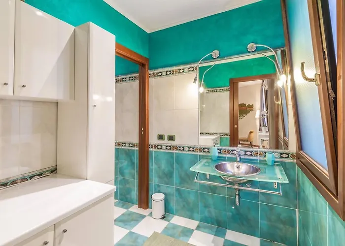 A Due Passi Dal Castello *